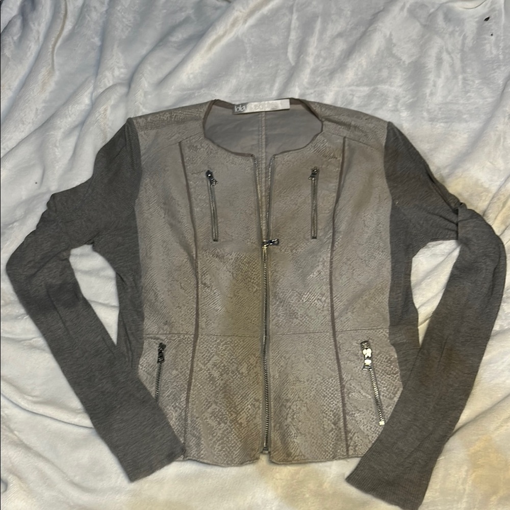 Lola & Sophie Gray Structured Blazer with Modern Design